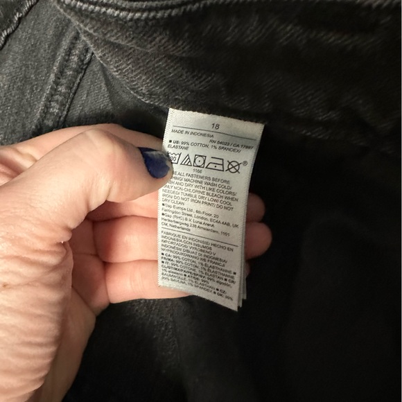 SOLD Sz 18 high rise ripped black jeans NWOT - Picture 3 of 8